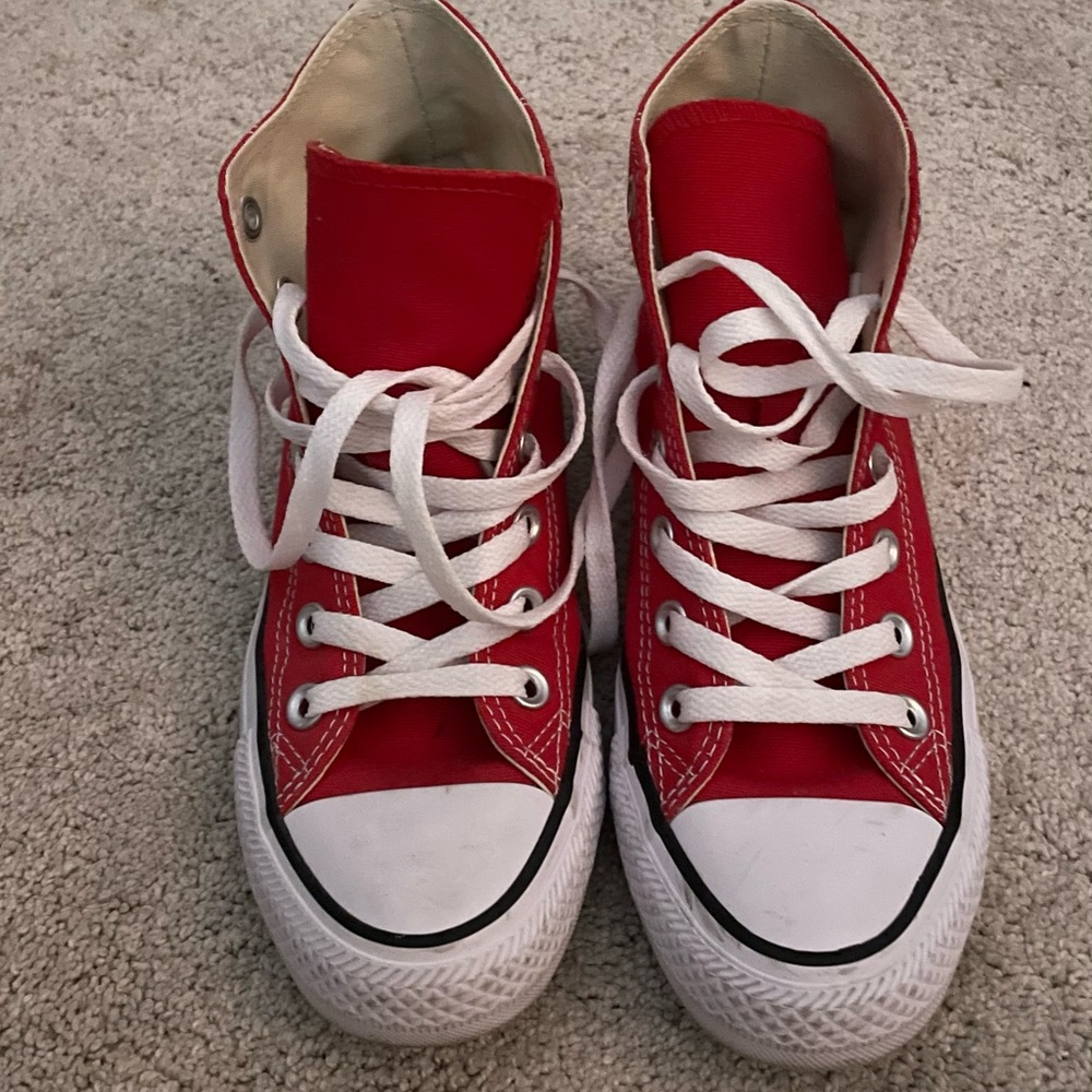 Red Converse size 6 in women